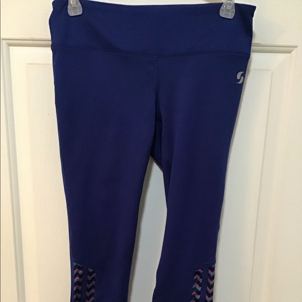 SOFFE LOW RISE CAPRI WORK OUT YOGA PANTS EUC S